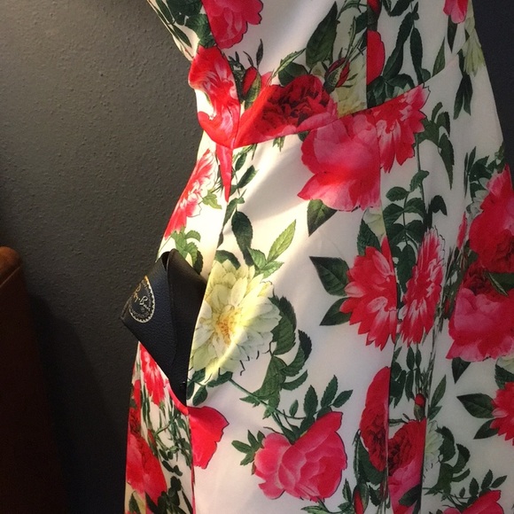 NWT Floral Off Shoulder Knee Length Pocket… - Picture 8 of 8